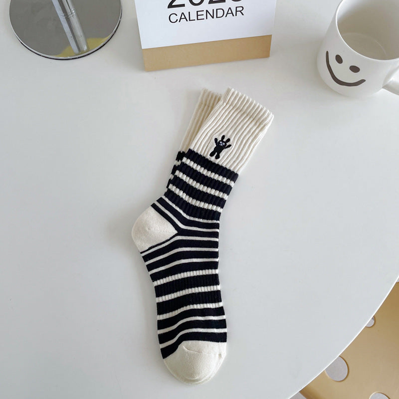 Autumn And Winter Women's Embroidered Bear Tube Socks