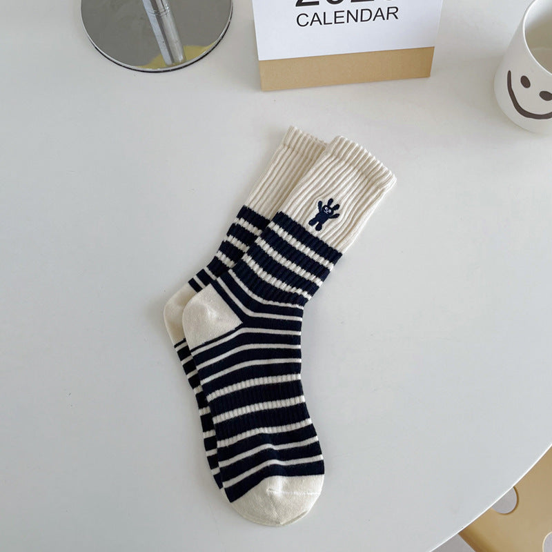 Autumn And Winter Women's Embroidered Bear Tube Socks